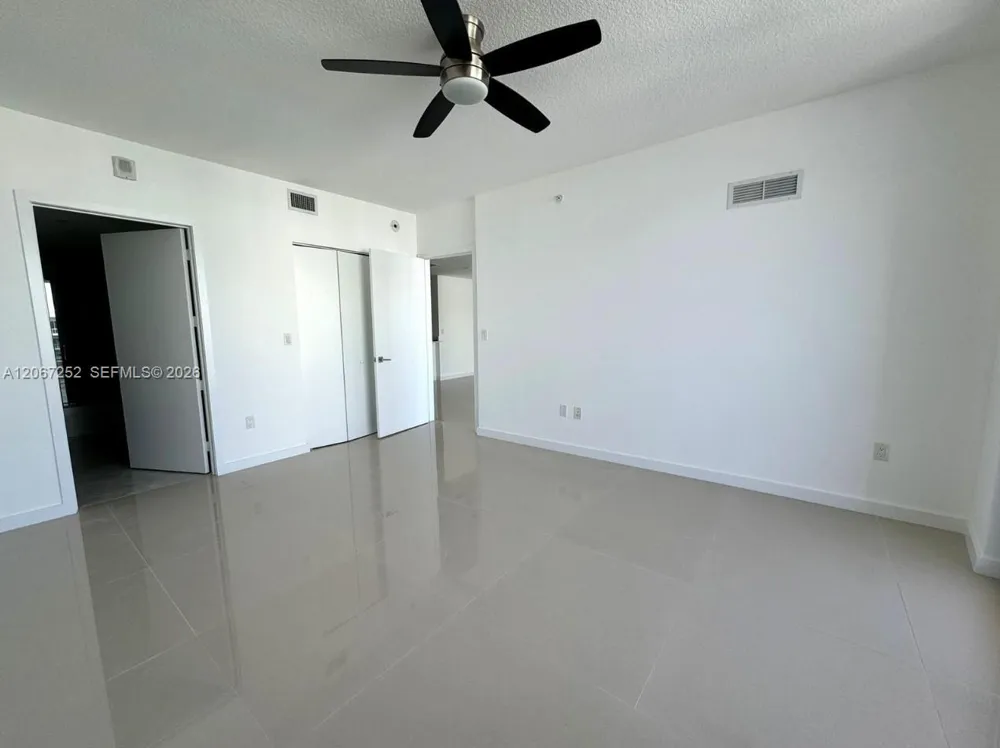 488 NE 18th St #5005 Miami, FL 33132