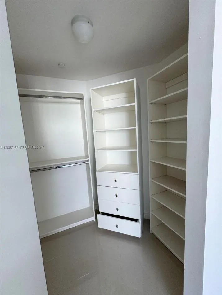 488 NE 18th St #5005 Miami, FL 33132