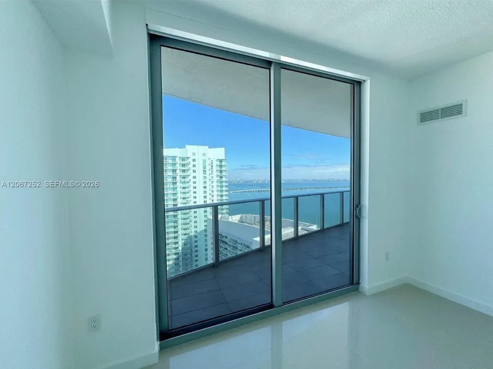 488 NE 18th St #5005 Miami, FL 33132