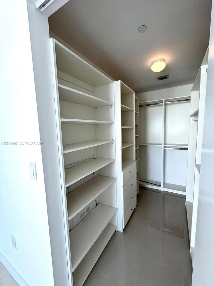 488 NE 18th St #5005 Miami, FL 33132
