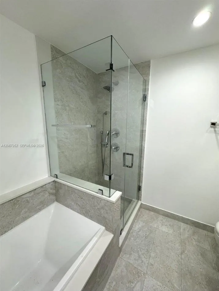 488 NE 18th St #5005 Miami, FL 33132