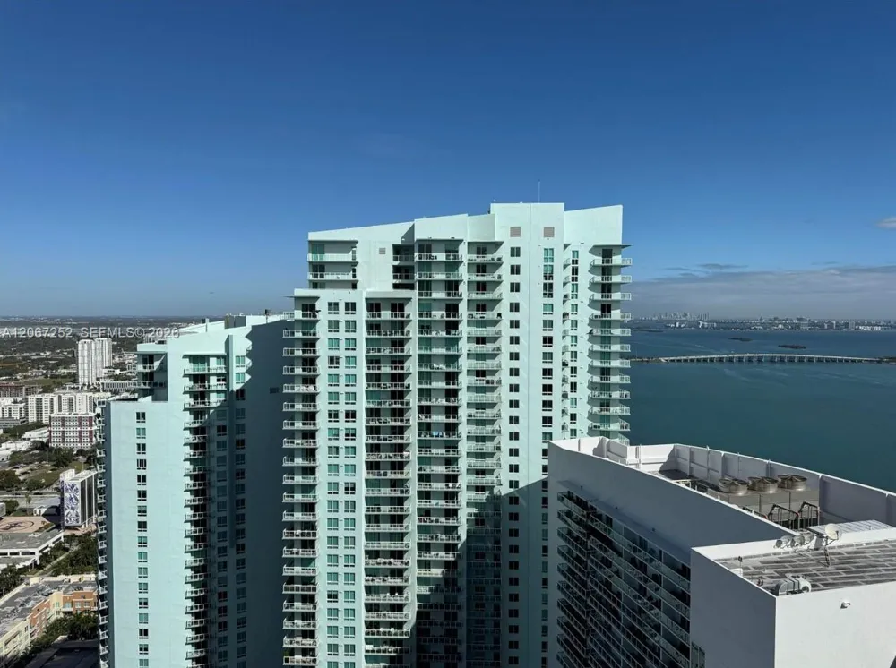 488 NE 18th St #5005 Miami, FL 33132
