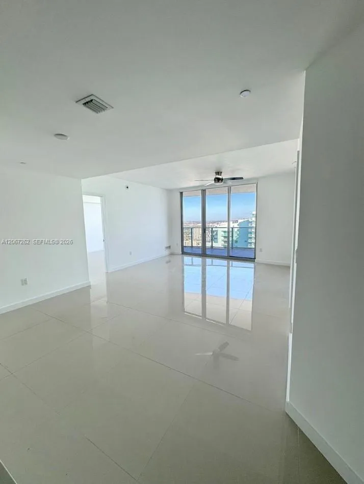 488 NE 18th St #5005 Miami, FL 33132
