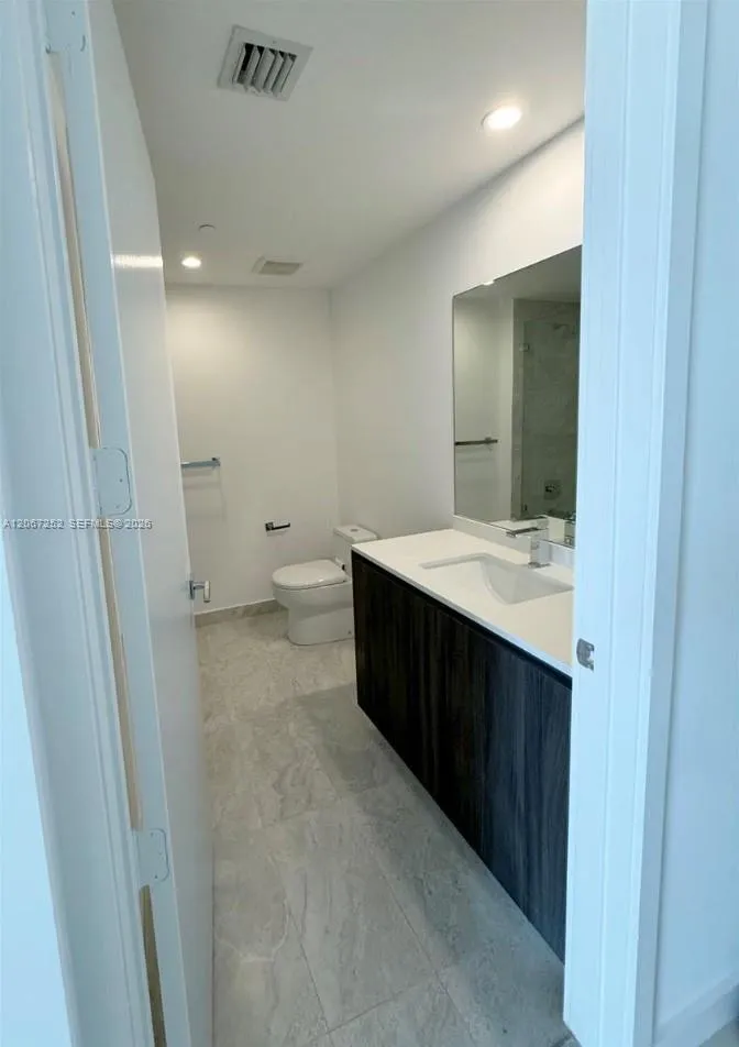 488 NE 18th St #5005 Miami, FL 33132