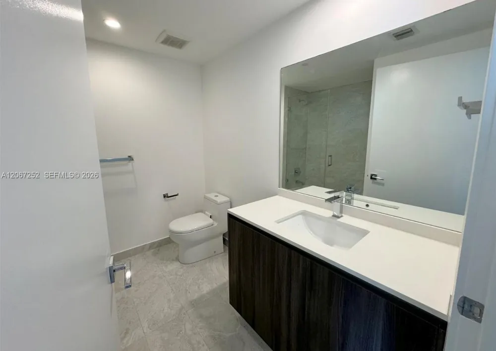 488 NE 18th St #5005 Miami, FL 33132