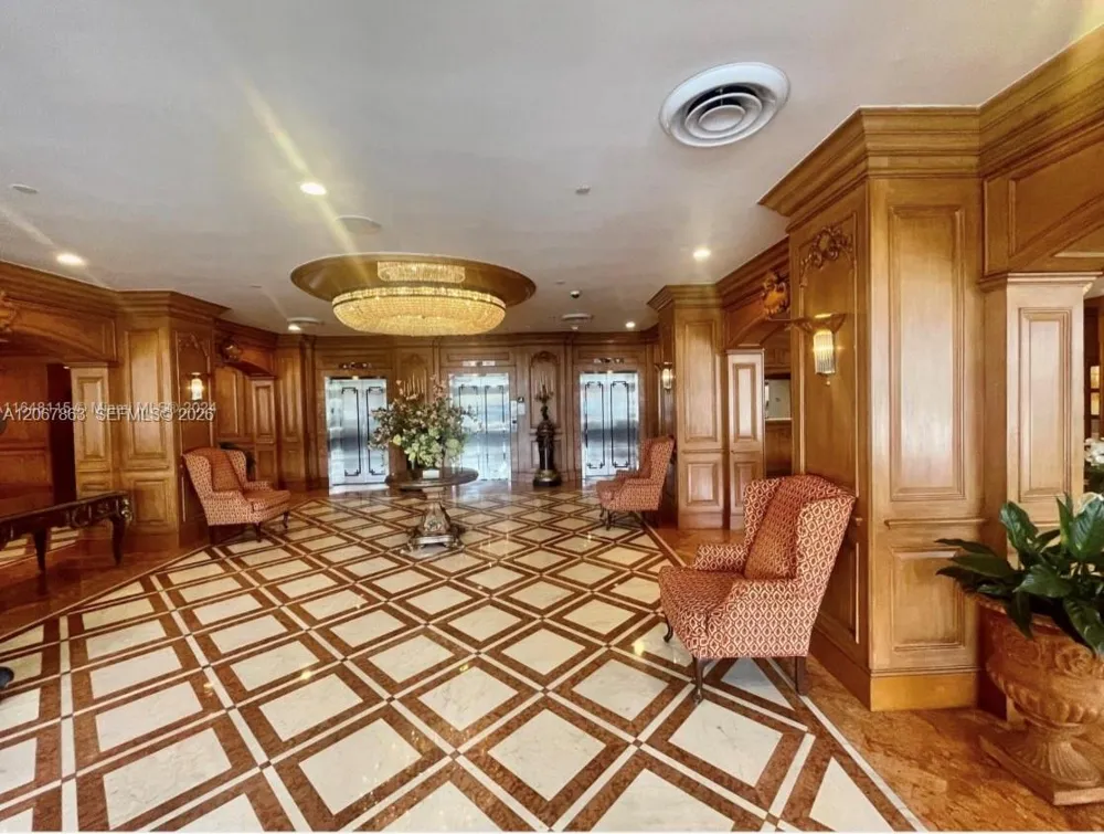 700 Biltmore Way #818 Coral Gables, FL 33134