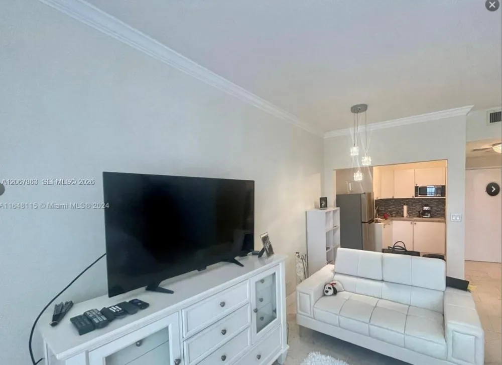 700 Biltmore Way #818 Coral Gables, FL 33134