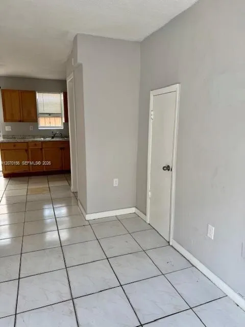 927 NW 7th Ct #3 Miami, FL 33136