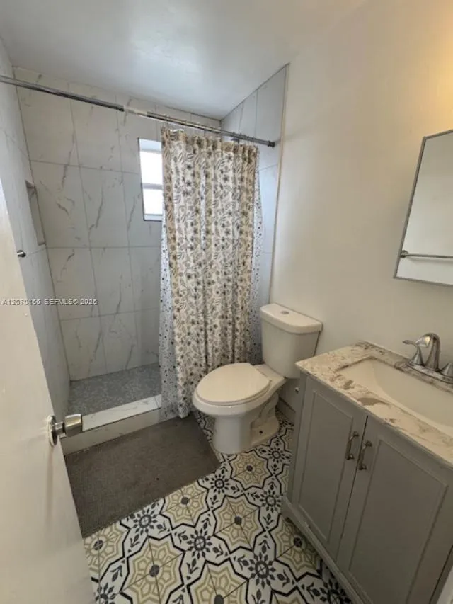 927 NW 7th Ct #3 Miami, FL 33136