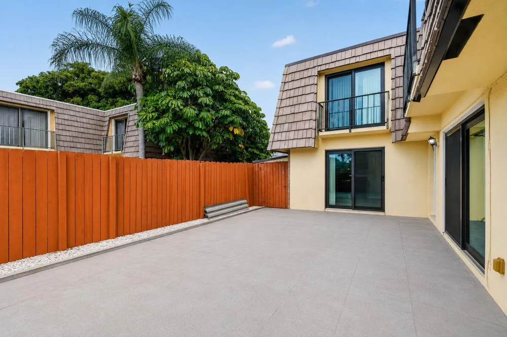 744 SPRINGDALE CIRCLE Palm Springs, FL 33461