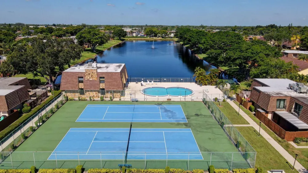 744 SPRINGDALE CIRCLE Palm Springs, FL 33461