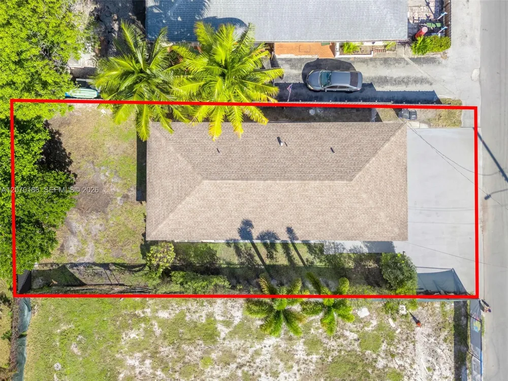 124 SE 2nd Ter #1-2 Hallandale Beach, FL 33009