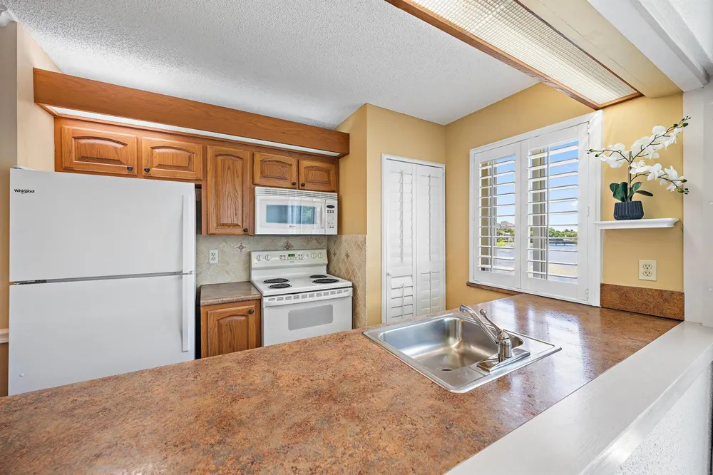 353 S US HIGHWAY 1 #B308 Jupiter, FL 33477