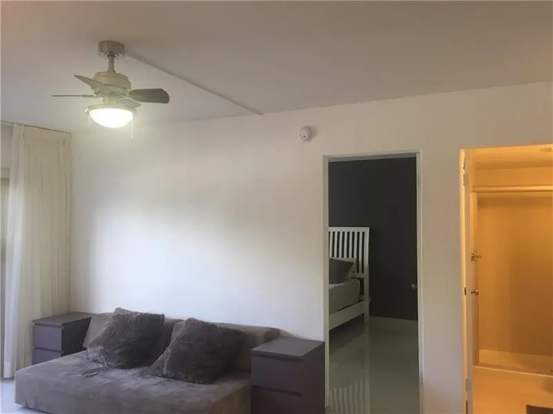 3220 Bayview Drive NE #102 Fort Lauderdale, FL 33306