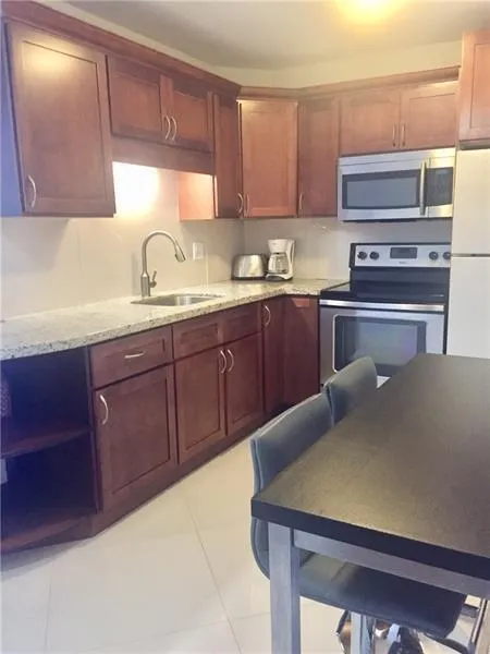 3220 Bayview Drive NE #102 Fort Lauderdale, FL 33306