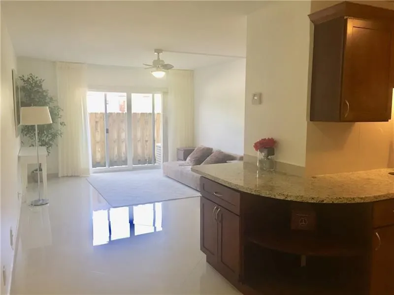 3220 Bayview Drive NE #102 Fort Lauderdale, FL 33306