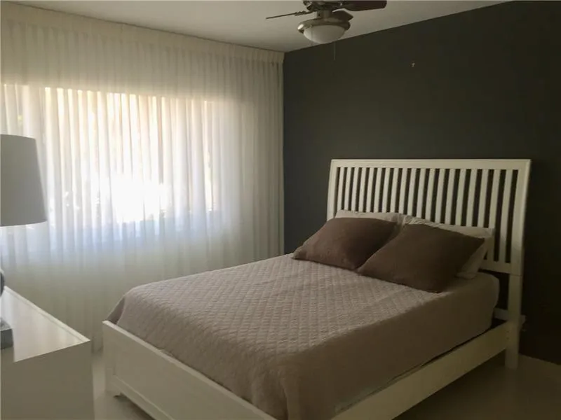 3220 Bayview Drive NE #102 Fort Lauderdale, FL 33306