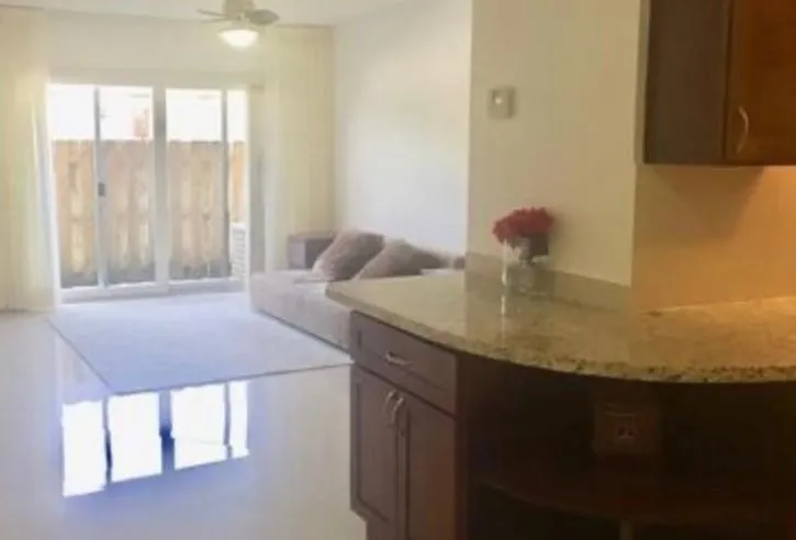 3220 Bayview Drive NE #102 Fort Lauderdale, FL 33306