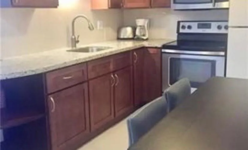 3220 Bayview Drive NE #102 Fort Lauderdale, FL 33306