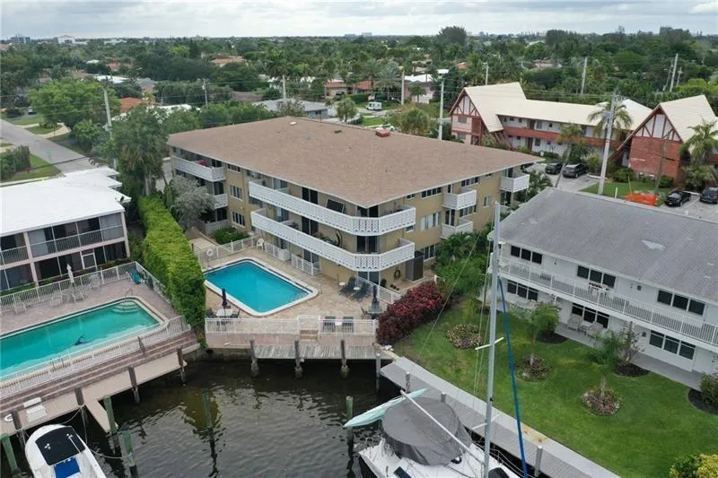 3220 Bayview Drive NE #102 Fort Lauderdale, FL 33306