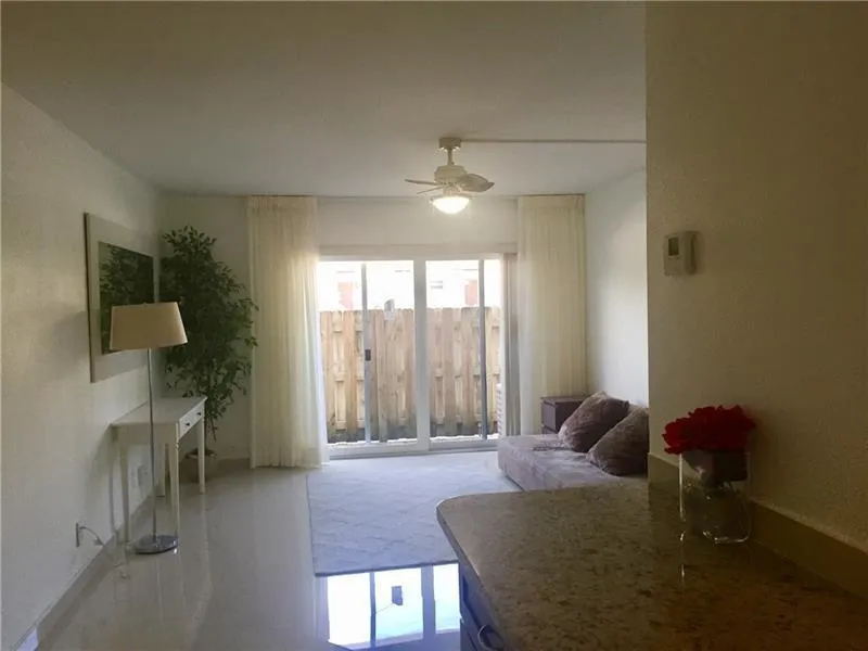 3220 Bayview Drive NE #102 Fort Lauderdale, FL 33306
