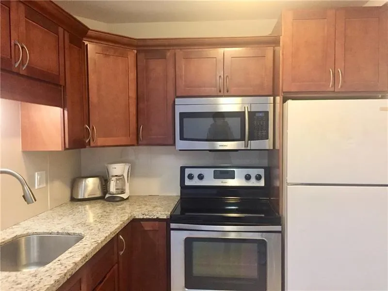 3220 Bayview Drive NE #102 Fort Lauderdale, FL 33306