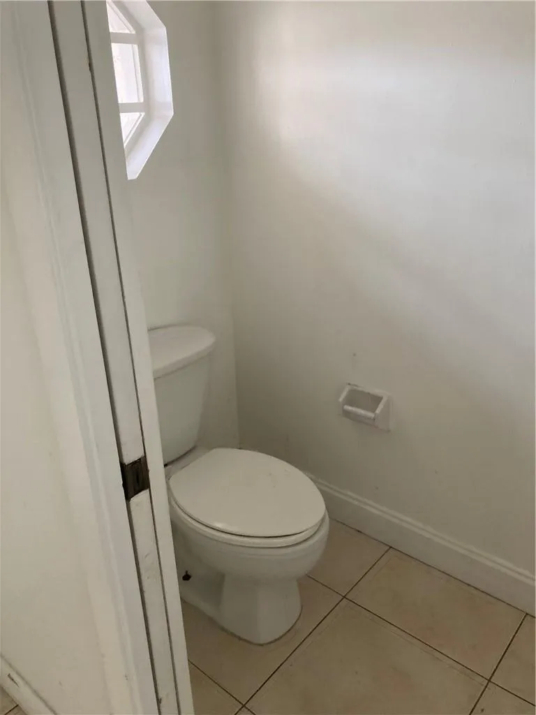 8985 NW 38TH DRIVE Coral Springs, FL 33065