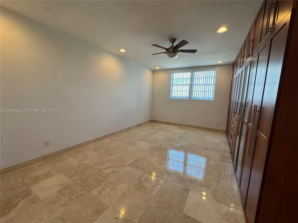 90 Edgewater Dr #PH15 Coral Gables, FL 33133