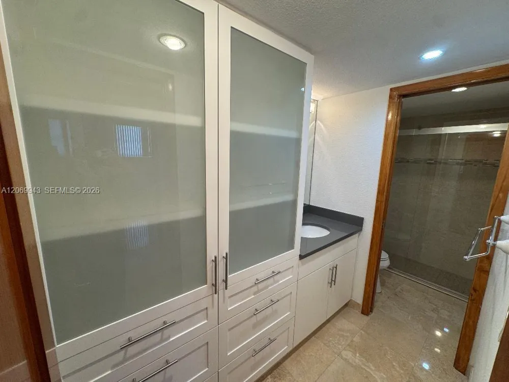 90 Edgewater Dr #PH15 Coral Gables, FL 33133