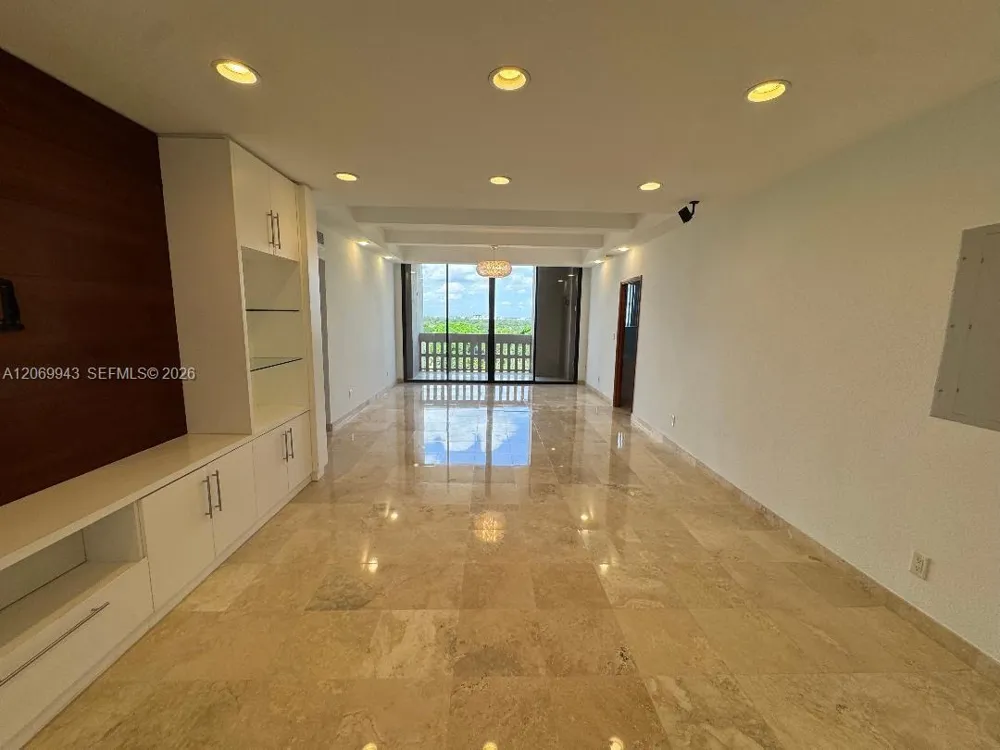 90 Edgewater Dr #PH15 Coral Gables, FL 33133