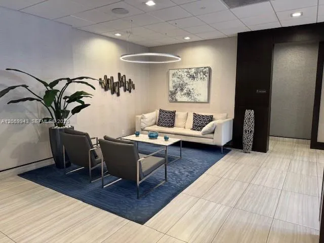 90 Edgewater Dr #PH15 Coral Gables, FL 33133