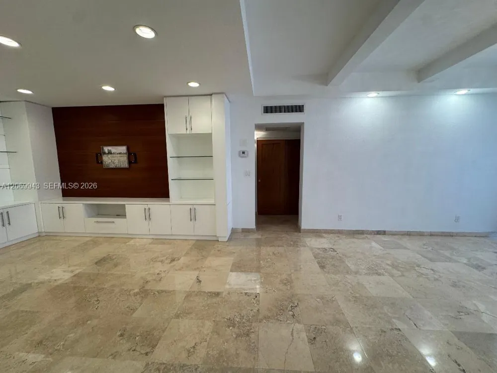 90 Edgewater Dr #PH15 Coral Gables, FL 33133