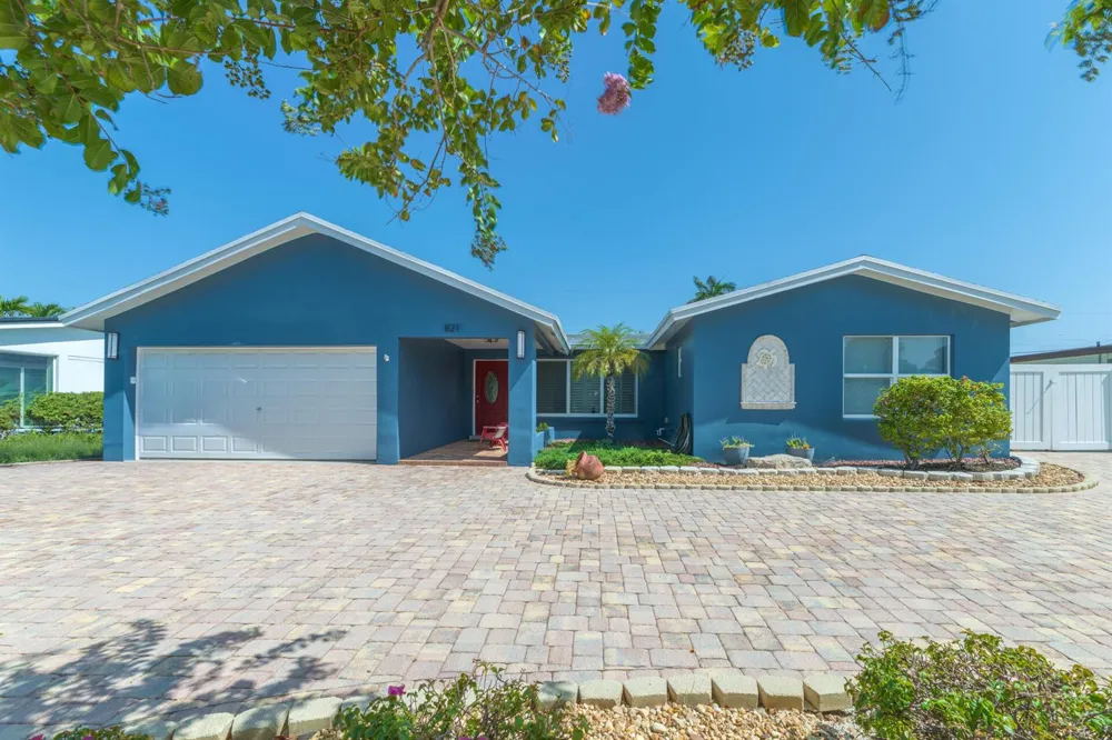 821 SE 16th Street Deerfield Beach, FL 33441