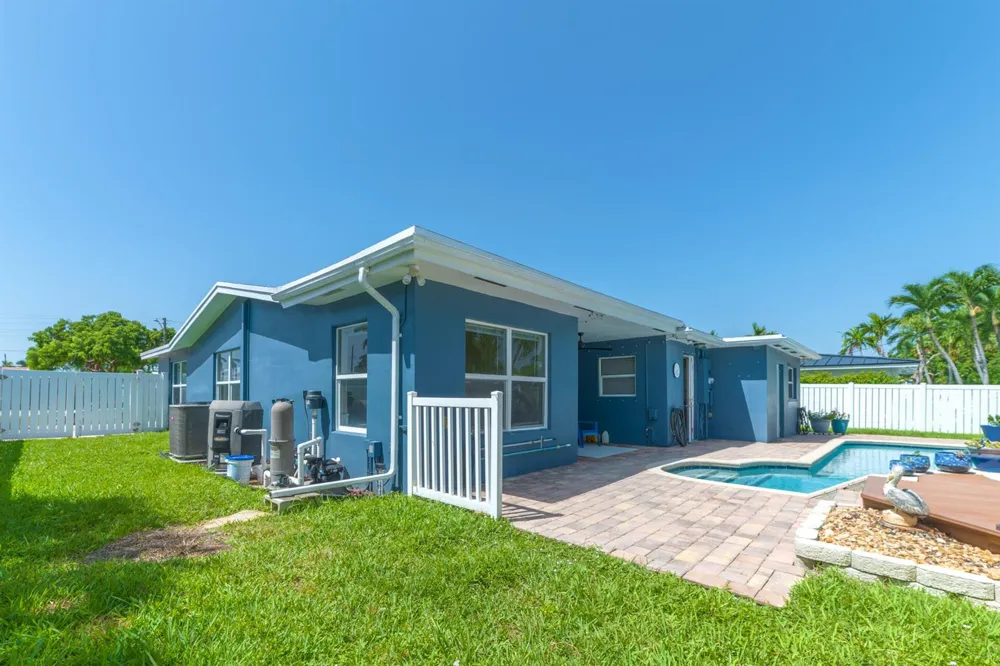 821 SE 16th Street Deerfield Beach, FL 33441
