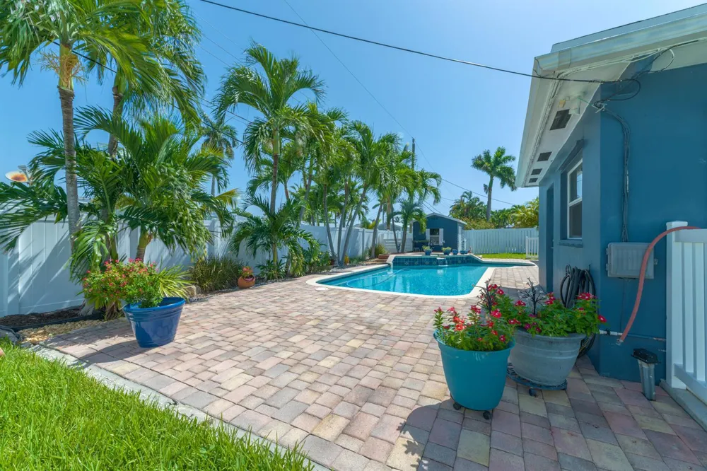 821 SE 16th Street Deerfield Beach, FL 33441