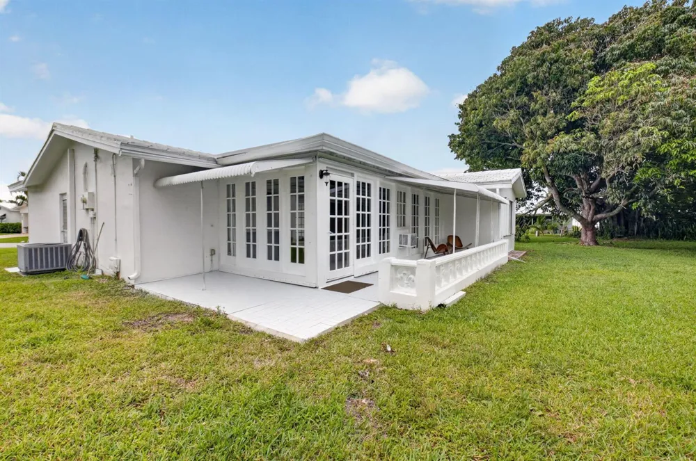 105 NW 8TH PLACE Boynton Beach, FL 33426