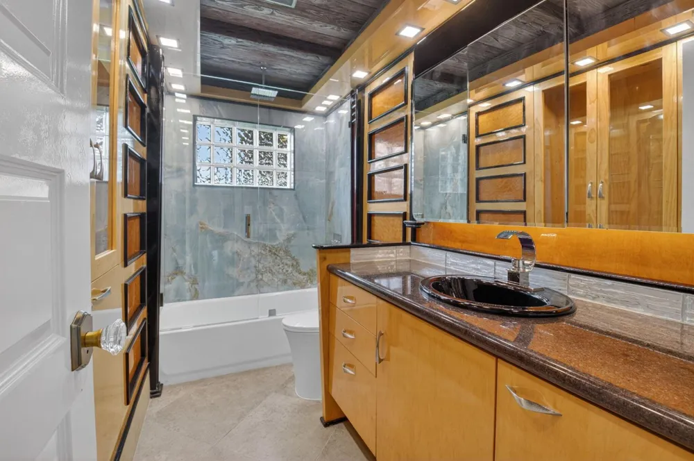 105 NW 8TH PLACE Boynton Beach, FL 33426