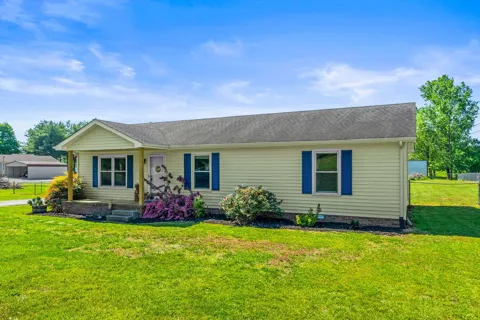 3922 Armstrong Rd