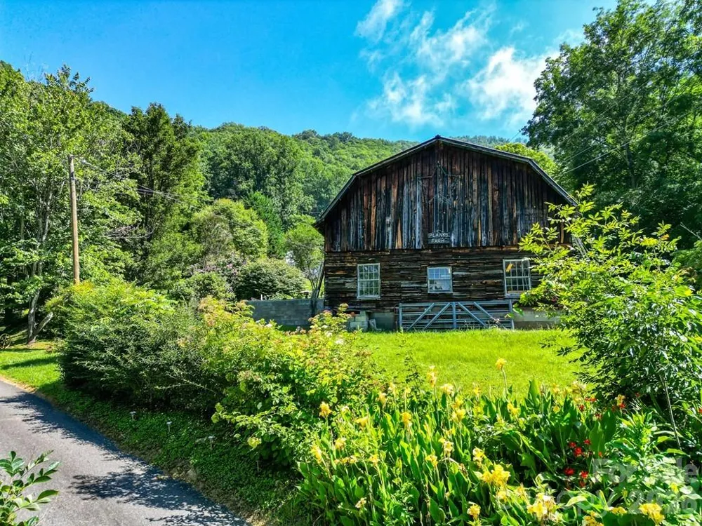 901 Rufus Robinson Road Sylva, NC 28779