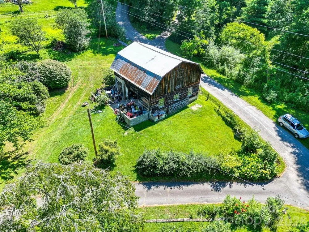 901 Rufus Robinson Road Sylva, NC 28779