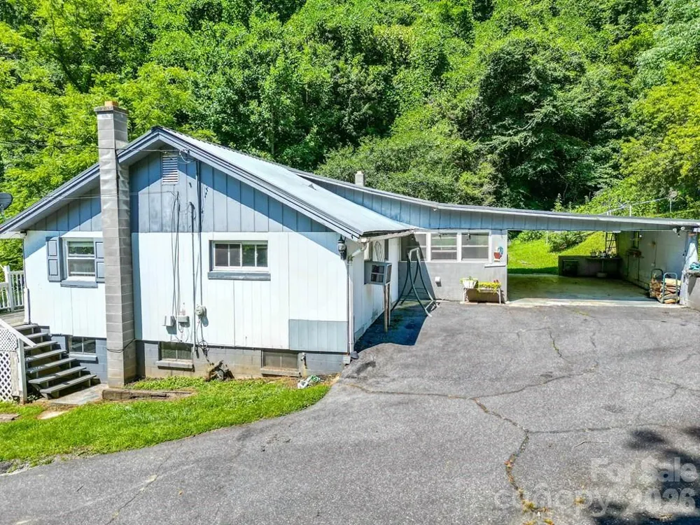 901 Rufus Robinson Road Sylva, NC 28779