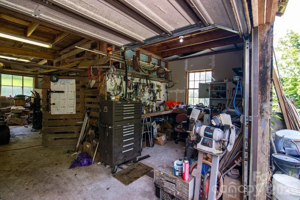 901 Rufus Robinson Road Sylva, NC 28779
