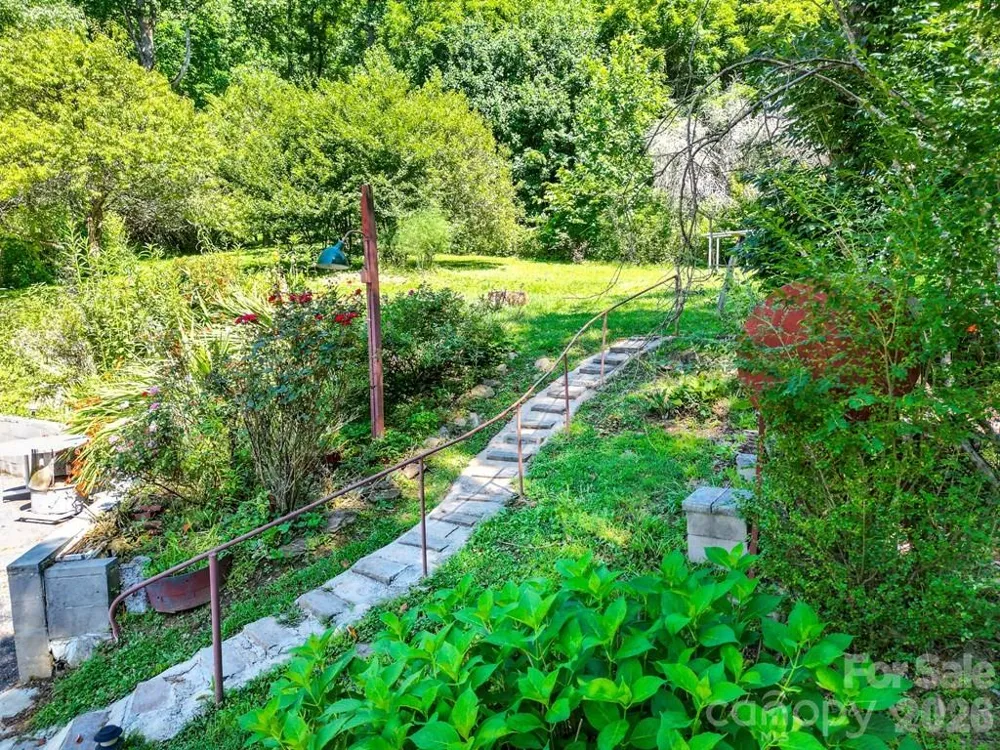 901 Rufus Robinson Road Sylva, NC 28779