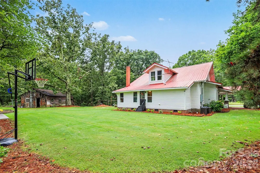 134 Mauney Farm Road Cherryville, NC 28021
