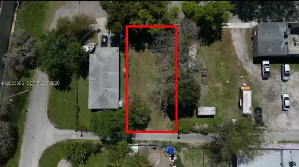 665 NW 43rd St Miami, FL 33127