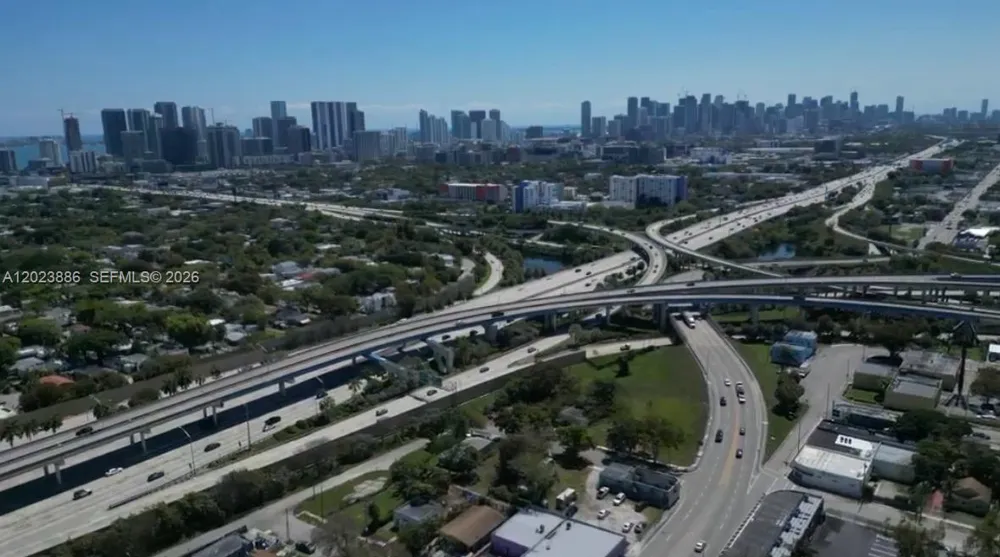 665 NW 43rd St Miami, FL 33127