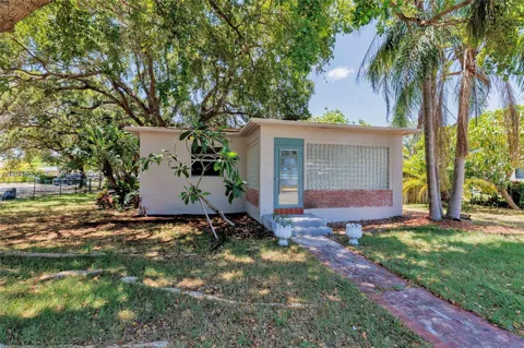 842 S 28th Ave
