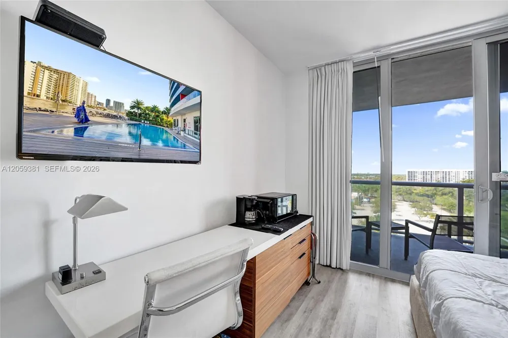 2602 E Hallandale Beach Blvd #R906 Hallandale Beach, FL 33009