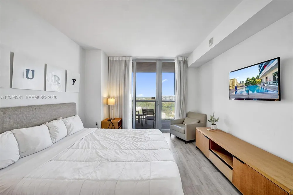 2602 E Hallandale Beach Blvd #R906 Hallandale Beach, FL 33009