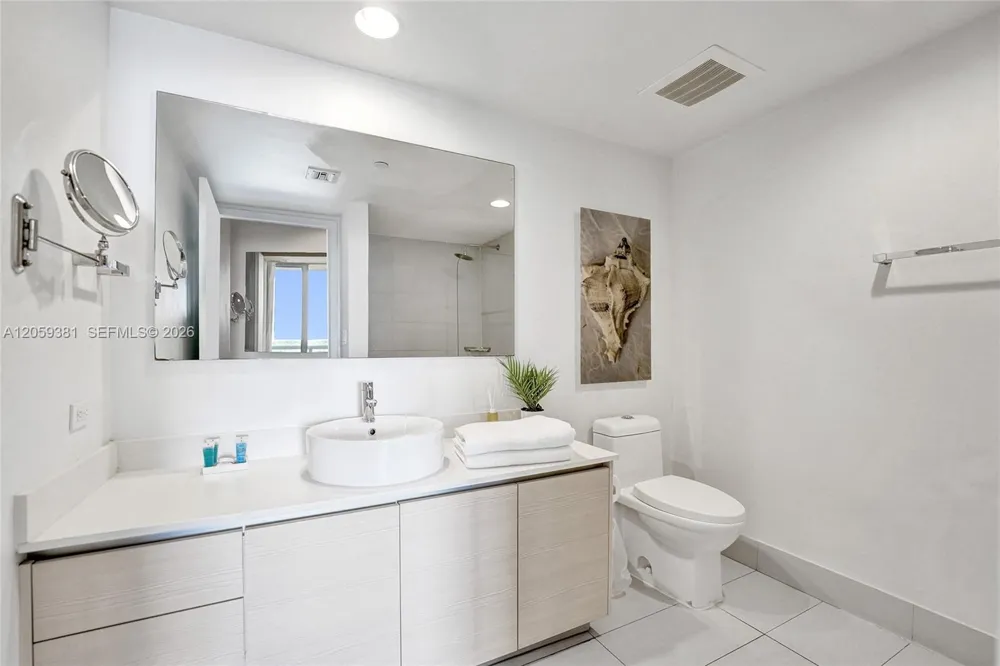 2602 E Hallandale Beach Blvd #R906 Hallandale Beach, FL 33009